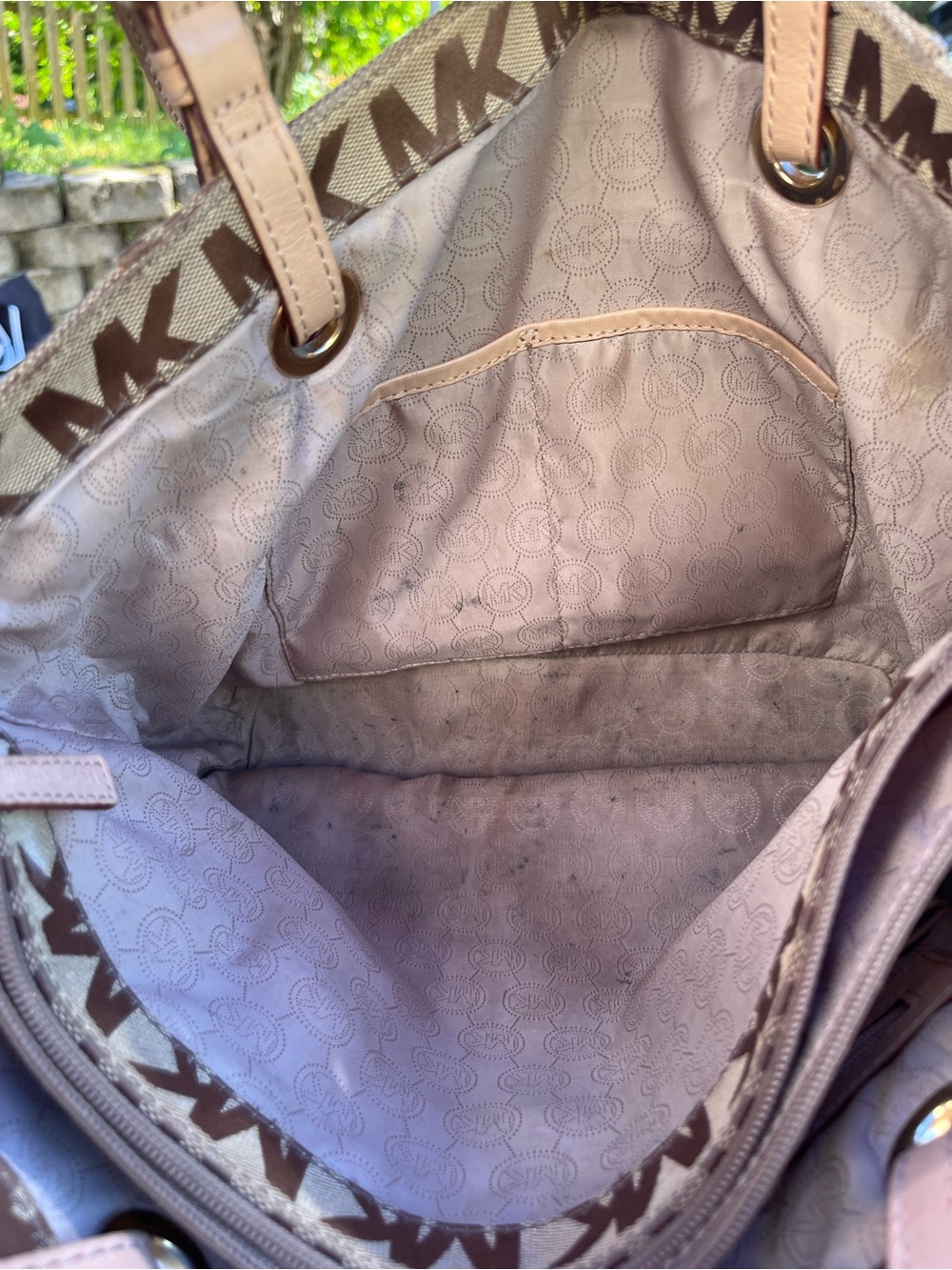 Michael Kors Tan Brown MK Signature Tote with Logo Charm - Picture 4 of 6